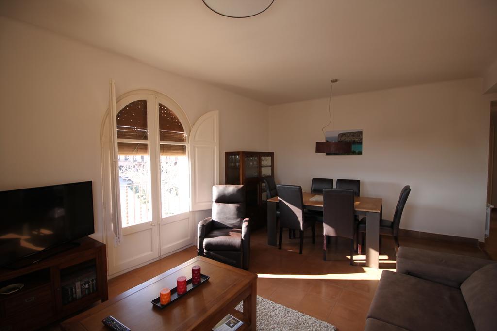 Apartment Market Square Cardona Ngoại thất bức ảnh