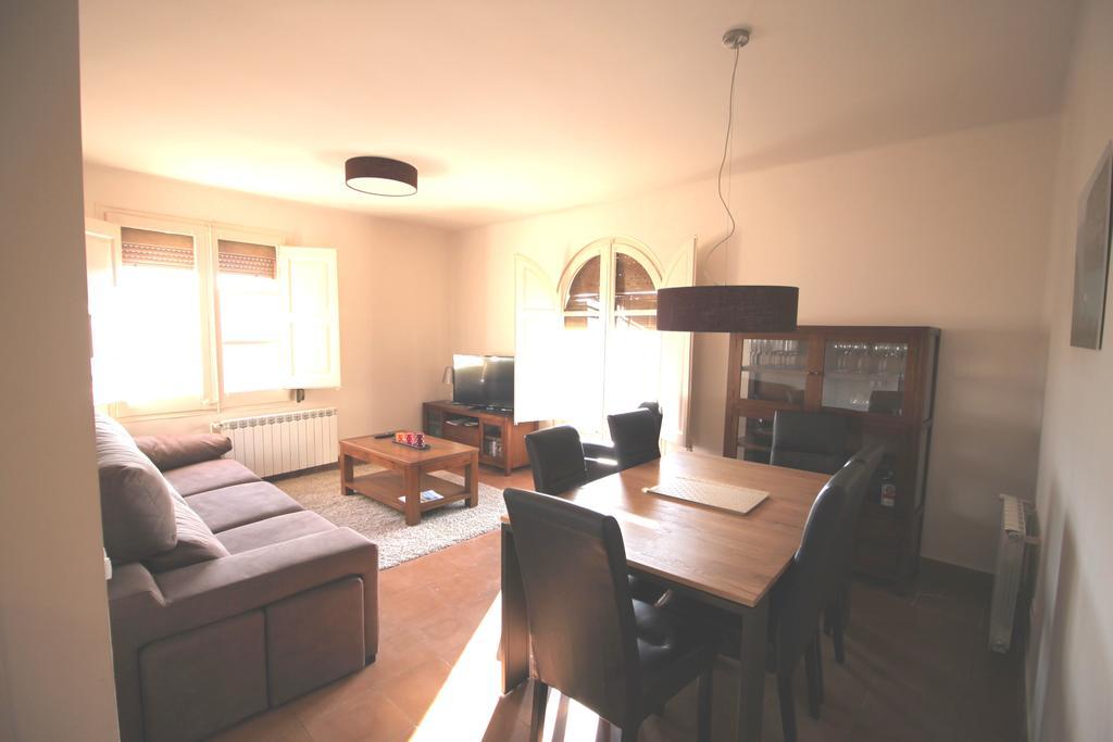 Apartment Market Square Cardona Ngoại thất bức ảnh